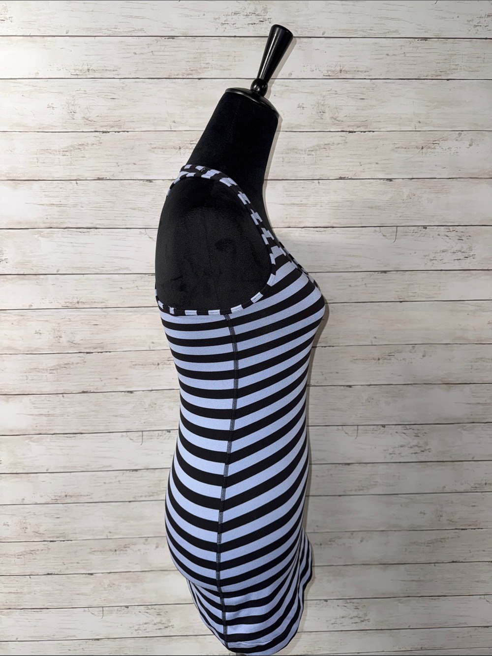 Lululemon Cool Racerback Tank - Picture 4 of 6